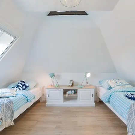 Ferienwohnungen Haus am Strand Ostseeheilbad Ostseeheilbad Zingst Exterior foto